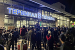 Еще троих участников беспорядков в российском аэропорту осудили на длительные сроки