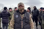 Вагнеровцы в масках при полиции окружили российский рынок с мигрантами и попали на видео