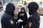 Российский полицейский придумал схему кражи денег у мигрантов при проверке документов