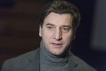 Известный актер рассказал о жизни на чердаке и купании в пруду после переезда в Москву