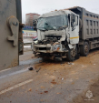 Самосвалы-песковозы не поделили дорогу