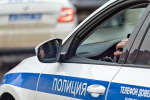 Россиянин из ревности сбил экс-возлюбленную и ее нового друга и напал на него с ножом