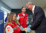 Владислав Шапша оказал первую помощь сотруднице Красного Креста