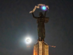 Над Калугой взошла Снежная Луна