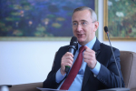 «ПолитБрокер»: Владислав Шапша постоянно увеличивает свой управленческий потенциал