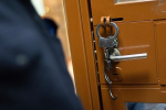 Россиянина осудят за совершенную 17 лет назад расправу с изнасилованием девушки