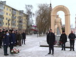 Калужане возложили цветы к монументу воинам-интернационалистам