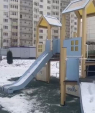 Строящаяся поликлиника на Правобережье получила детскую площадку