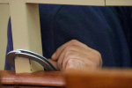 Срок задержания замгубернатора российского региона продлили до 72 часов