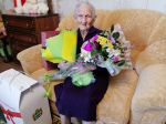 Владислав Шапша поздравил жительницу Дзержинского района со 100-летним юбилеем