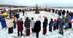 В «Орешково» сожгли чучело зимы на фоне раритетных самолётов