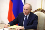 Путин поздравил россиянок с 8 Марта и поблагодарил участниц СВО