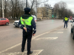 На дорогах Калужской области работают «цветочные патрули»