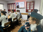 Калужским школьникам-караульным рассказали о великих женщинах на войне