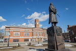 Власти российского города показали кандидата в мэры с квадратом вместо лица