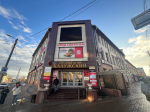На 11-летнюю девочку обрушился лед с крыши