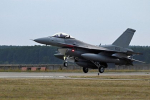      F-16  
