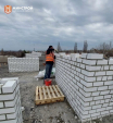Очередной многоквартирный дом ремонтируют калужане в Первомайске