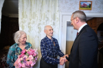 Владислав Шапша вручил медаль ветерану из Обнинска