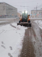 Городская снегоуборочная техника с ночи вышла на дороги