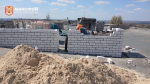Калужане ремонтируют жилой дом в городе Золотое