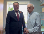 Калужских ветеранов поздравляет городской голова