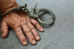 Насиловавшего свою дочь шесть лет россиянина приговорили к 20 годам колонии