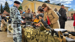 Калужане уже изучают выставку оружия во дворике краеведческого музея
