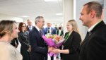 Владислав Шапша поздравил калужскую семью Петровых с рождением шестого ребенка