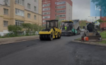 На Правобережье начали укладывать асфальт