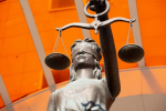 Суд дал калужскому пенсионеру большой штраф за фиктивную регистрацию 14 мигрантов