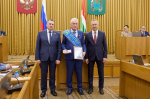 Николаю Сафонову вручены регалии почетного гражданина
