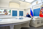 Реакция Путина на несвоевременный телефонный звонок попала на видео