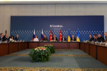Раскрыто убранство зала на переговорах России и Украины в Стамбуле