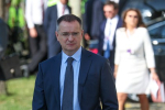 Мединский сообщил об обращениях украинских родителей за помощью к российским консульствам