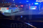 К месту задержания Mercedes со спецсигналами в Москве приехал автозак