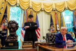 «Он сошел с ума!» Маск и Трамп публично поссорились. Миллиардер заявил, что президент фигурирует в деле о педофилии