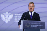 Медведев увидел в словах Трампа о высадке в Нормандии намек на нацизм Мерца
