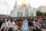 Почти 100 тысяч мусульман соберутся на праздничный намаз в центре Москвы