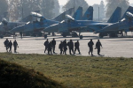 На Западе подтвердили сильный пожар на авиабазе на западе Украины