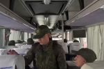 Разговоры вернувшихся из плена российских военных с матерями сняли на видео