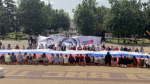 Калужане развернули огромный флаг России на Театральной площади