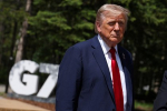 «Цель гораздо серьезнее». Трамп объяснил свой экстренный отъезд с саммита G7, куда летит Зеленский. И заодно высмеял Макрона