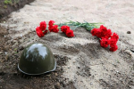 В России 13-летняя школьница спела песню на могиле бойца СВО и поплатилась