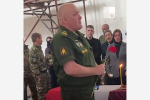 Участник СВО расплакался на похоронах командира и попал на видео