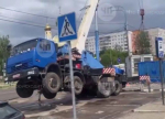 Соцсети: в калужском наукограде чуть не случилась трагедия из-за автокрана