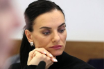 Журова отреагировала на блокировку банковских счетов Исинбаевой в России
