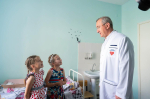 Губернатор Владислав Шапша пообщался с юными пациентами детской областной больницы