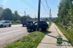 В Калуге водитель Lada влетел в столб
