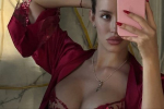 Беременная возлюбленная Тимати снялась в прозрачном бюстгальтере